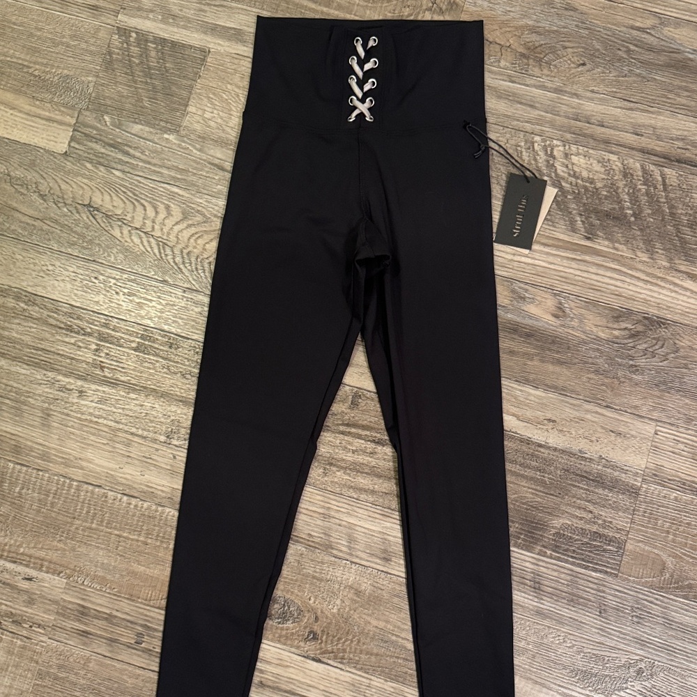 NWT - Strut This - Kennedy Ankle - Black/Silver - Size S